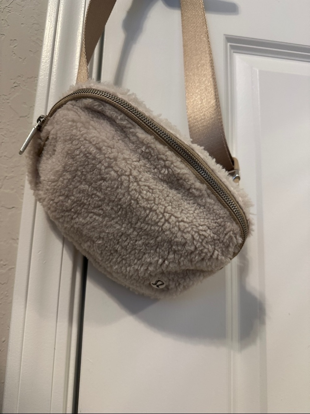 lululemon athletica Sherpa Crossbody Belt Bag in Light Taupe